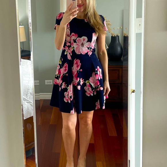 Laura Petites Dresses & Skirts - Laura Petites Blue Floral Scuba Short Sleeve Mini Skater Dress Size 4P